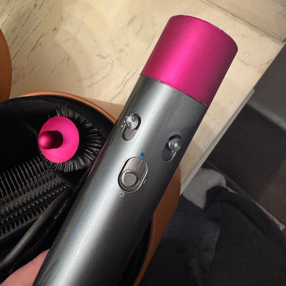Dyson Airwrap in Nickel/Fuchsia - Picture 7 of 14